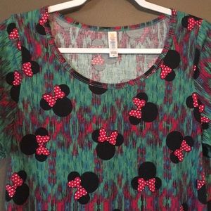 Medium NWT LuLaRoe Disney- Minnie Mouse Classic T